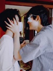 天美蜜桃果冻一区